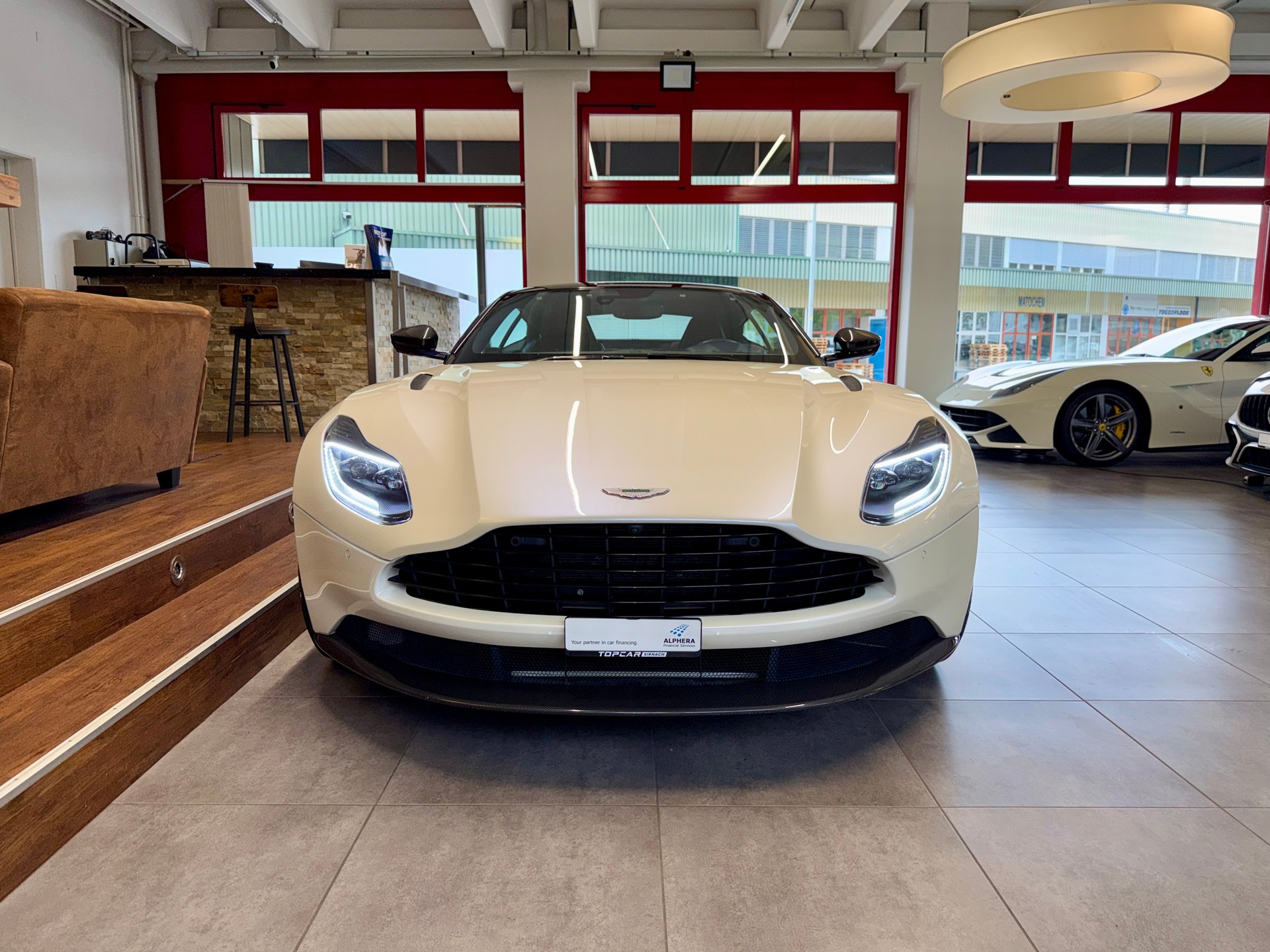 ASTON MARTIN DB11 V8 Touchtronic 3-image-7