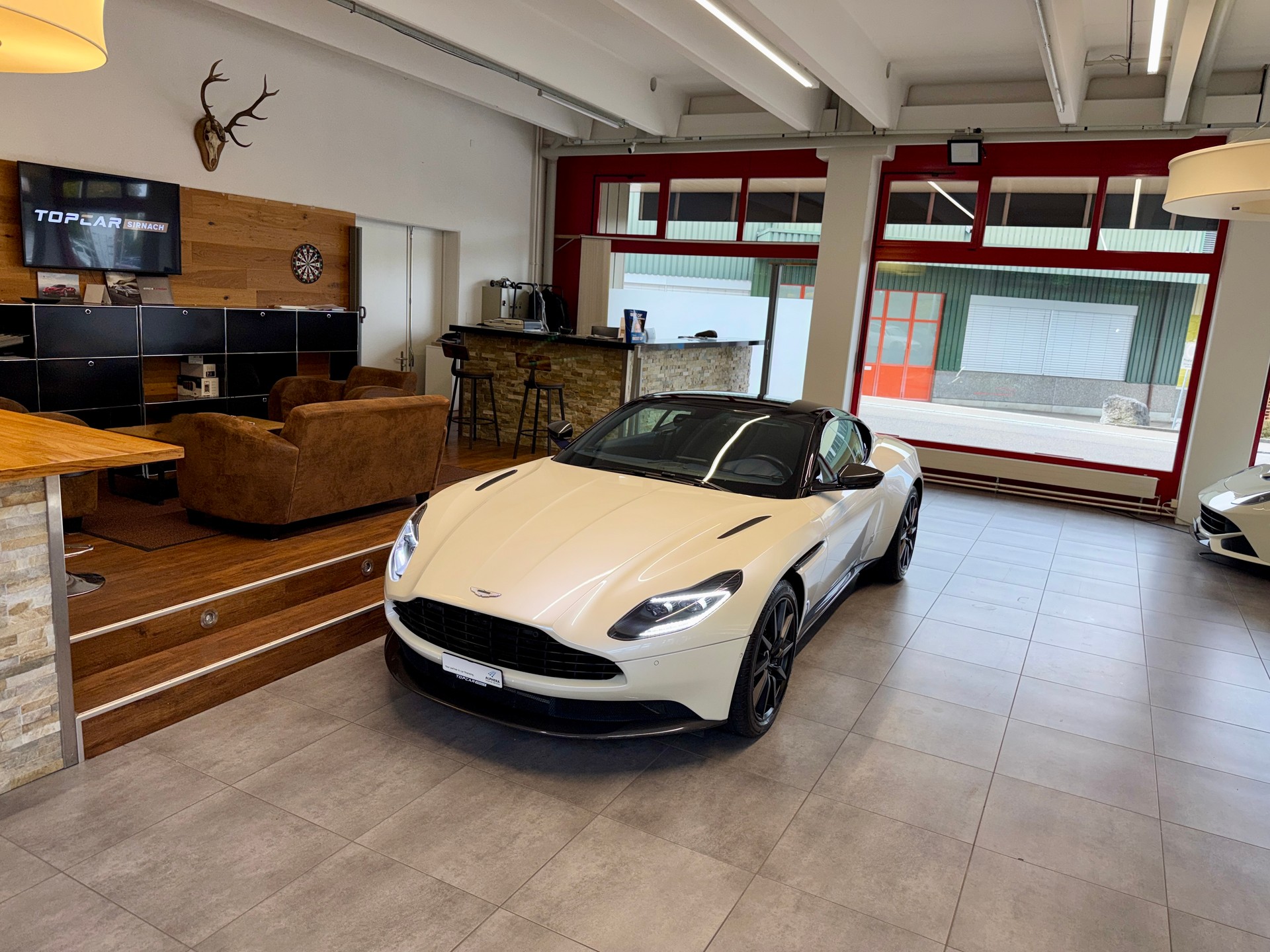 ASTON MARTIN DB11 V8 Touchtronic 3