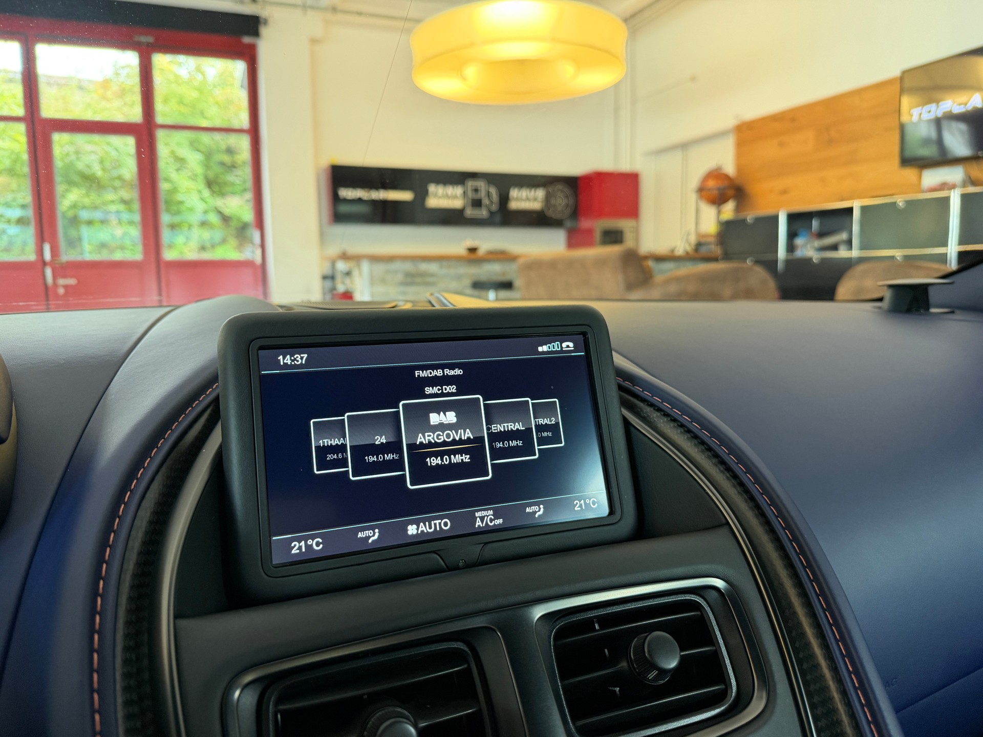 ASTON MARTIN DB11 V8 Touchtronic 3-image-26
