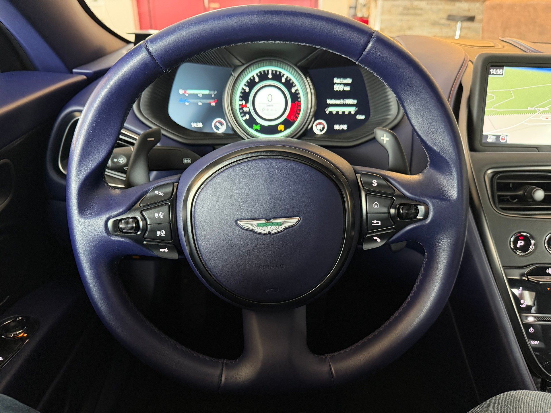 ASTON MARTIN DB11 V8 Touchtronic 3-image-22