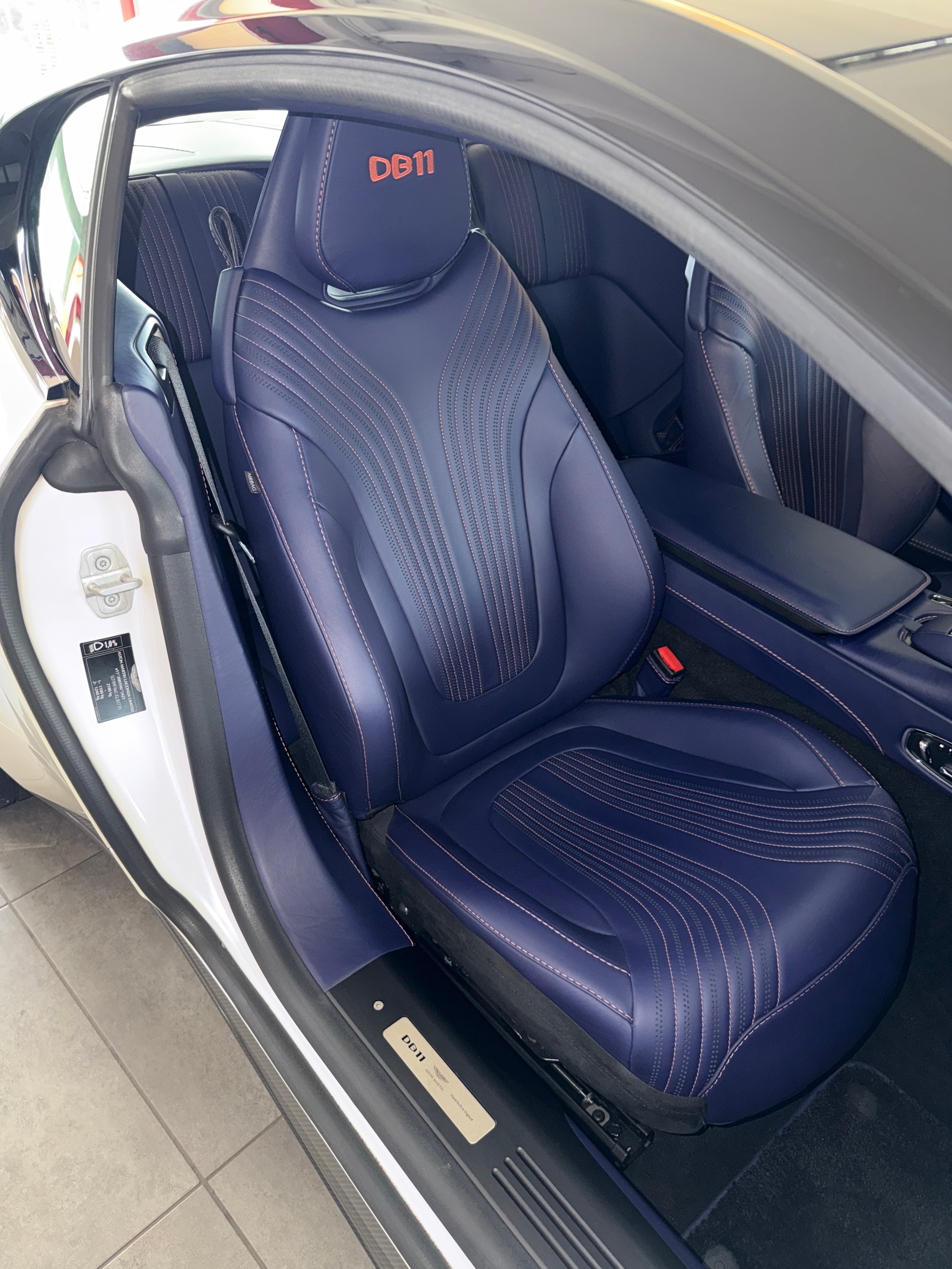 ASTON MARTIN DB11 V8 Touchtronic 3-image-20