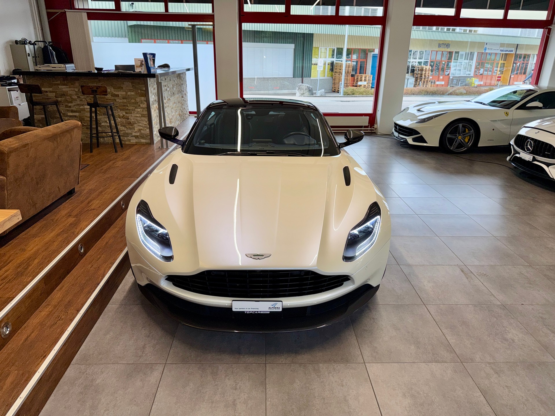 ASTON MARTIN DB11 V8 Touchtronic 3-image-8