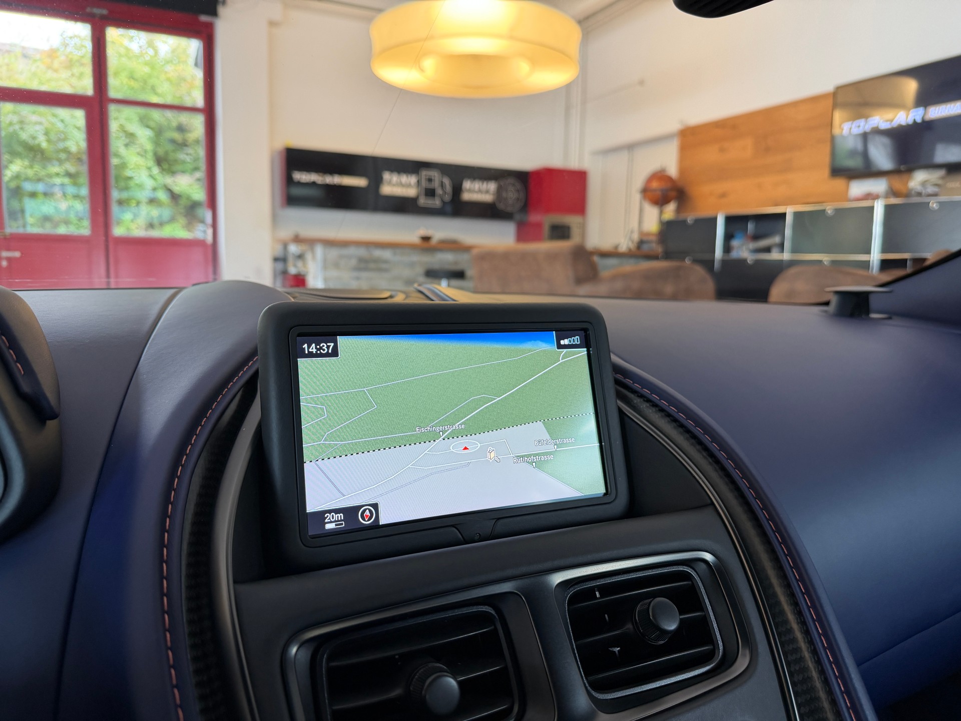 ASTON MARTIN DB11 V8 Touchtronic 3-image-24