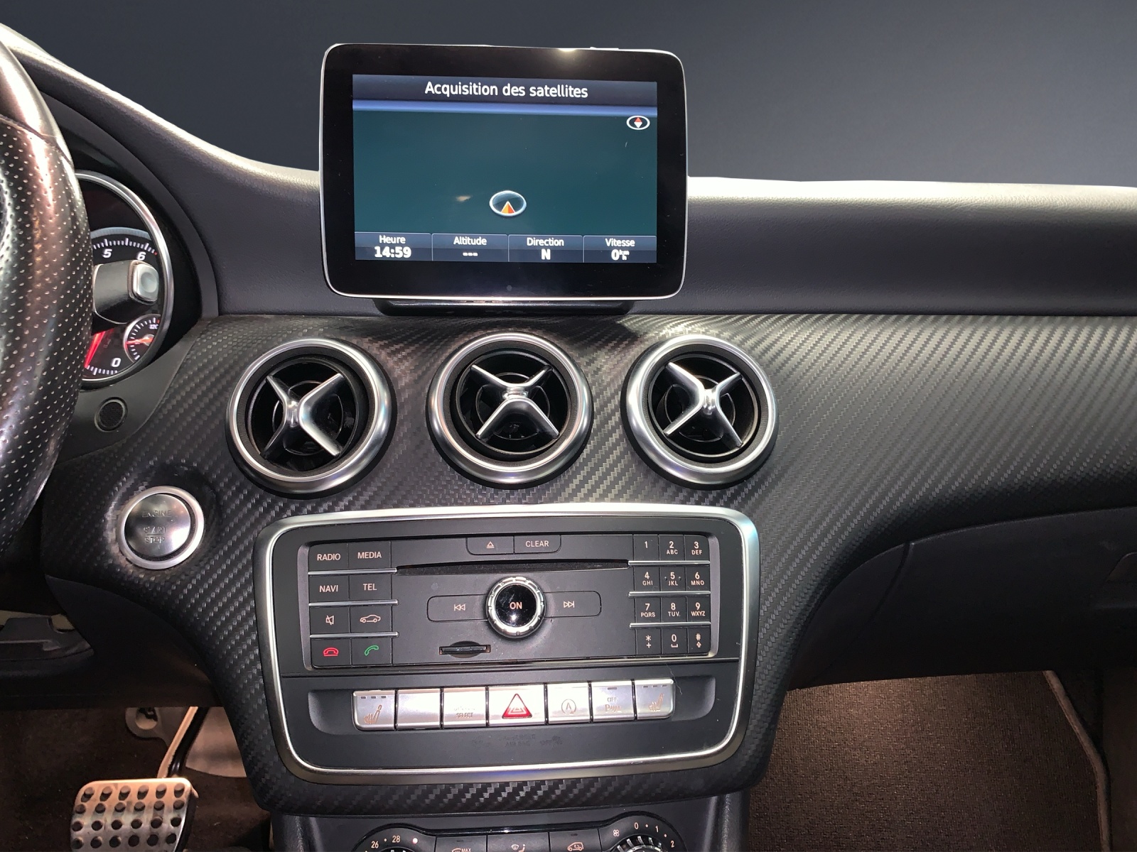 MERCEDES-BENZ A 220 AMG Line 4Matic-image-9
