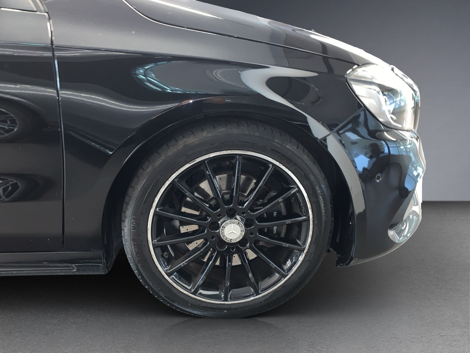 MERCEDES-BENZ A 220 AMG Line 4Matic-image-12