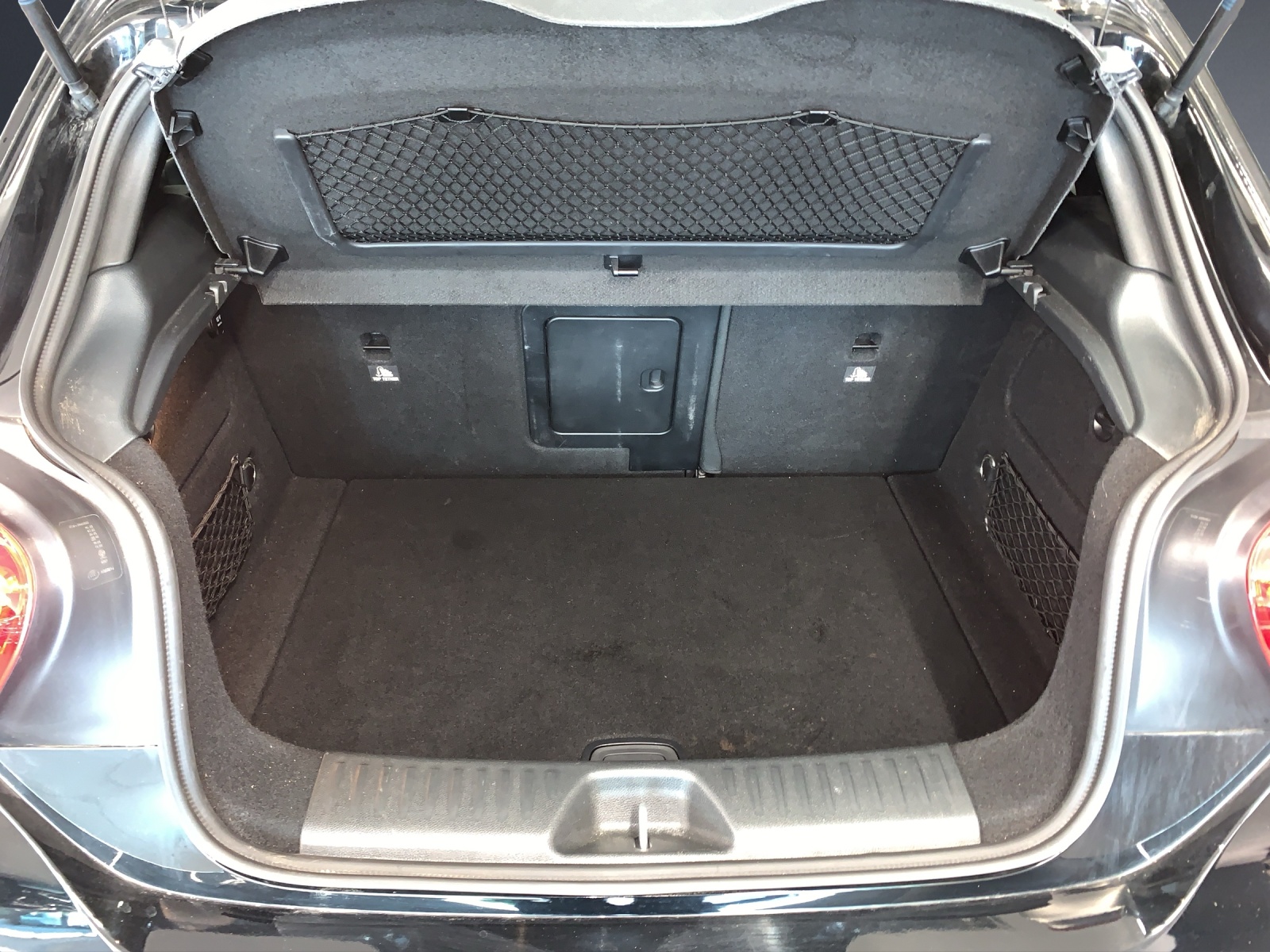 MERCEDES-BENZ A 220 AMG Line 4Matic-image-13