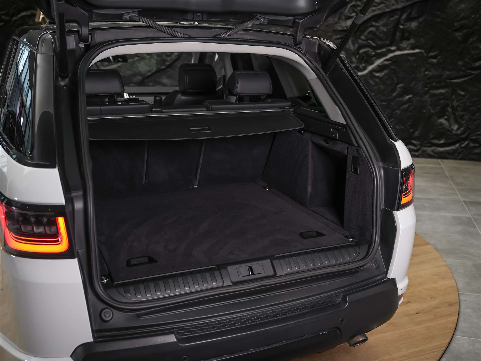 LAND ROVER Range Rover Sport 4.4 SDV8 HSE *Panorama*Merdian Soundsystem*Softclose*-image-43