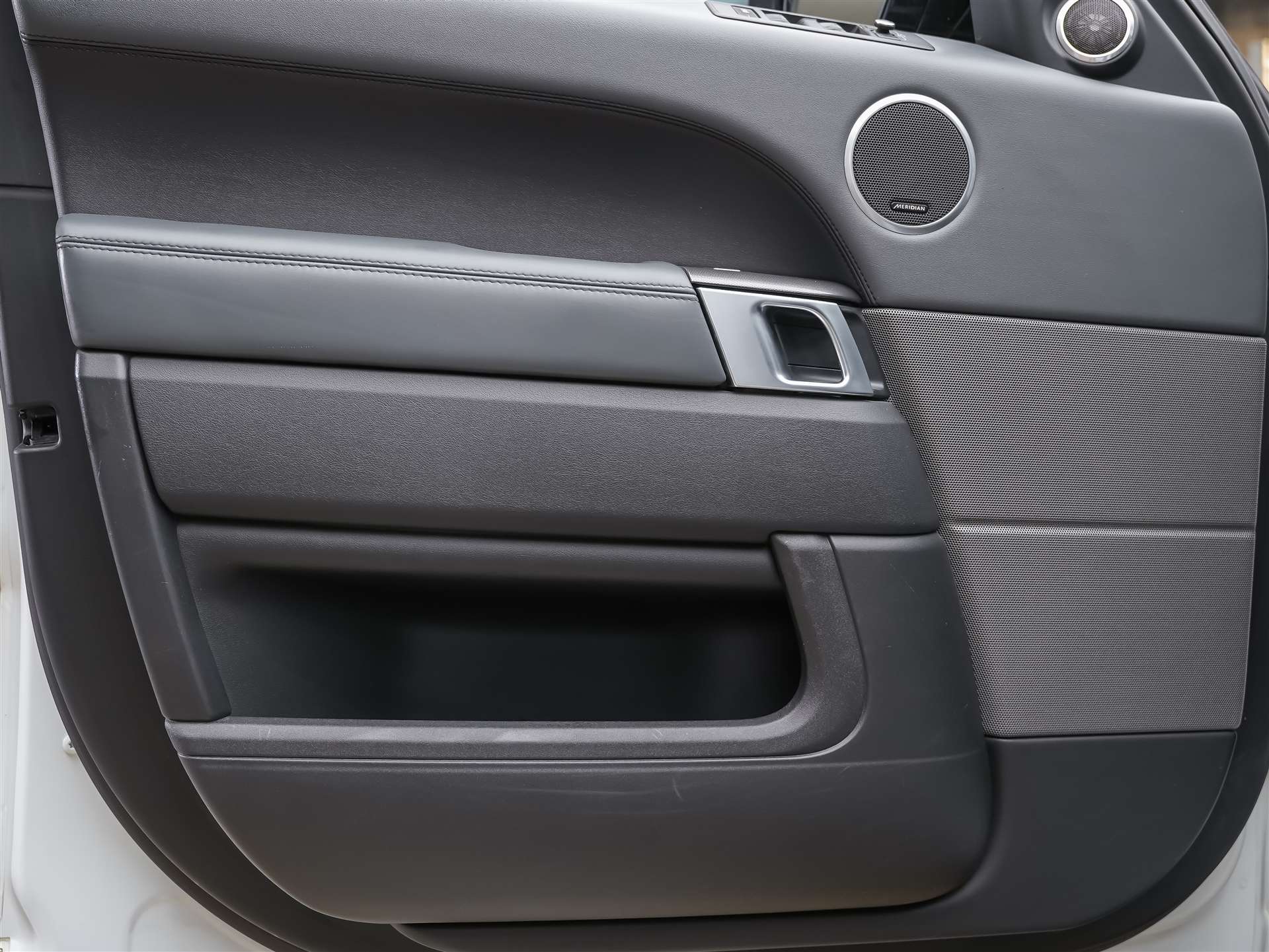 LAND ROVER Range Rover Sport 4.4 SDV8 HSE *Panorama*Merdian Soundsystem*Softclose*-image-26