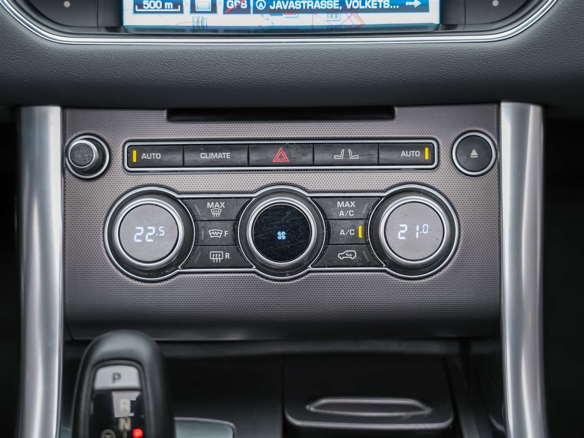 LAND ROVER Range Rover Sport 4.4 SDV8 HSE *Panorama*Merdian Soundsystem*Softclose*-image-25