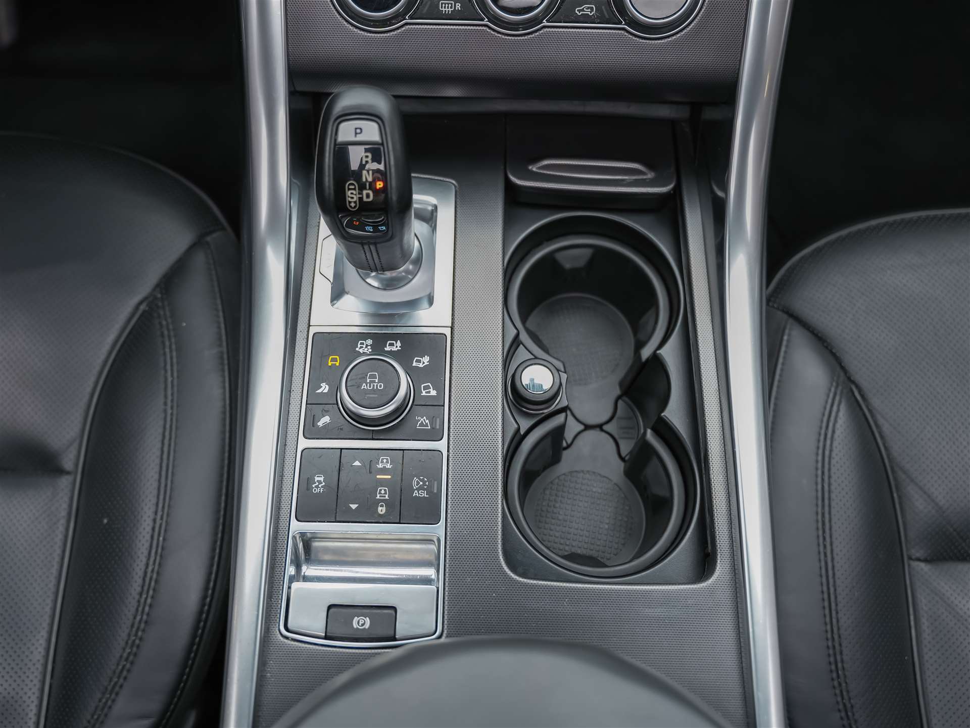 LAND ROVER Range Rover Sport 4.4 SDV8 HSE *Panorama*Merdian Soundsystem*Softclose*-image-24
