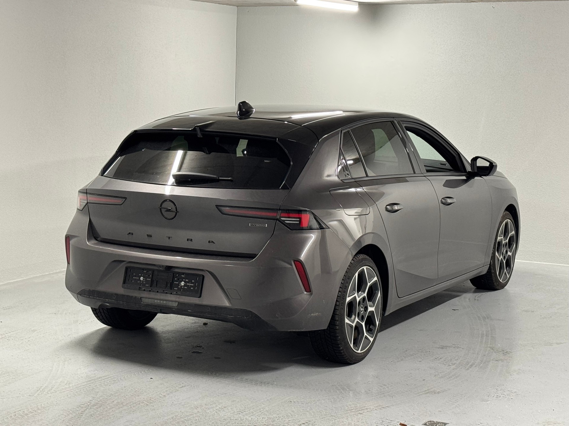 OPEL Astra 1.6 PHEV Turbo Swiss Plus A-image-3