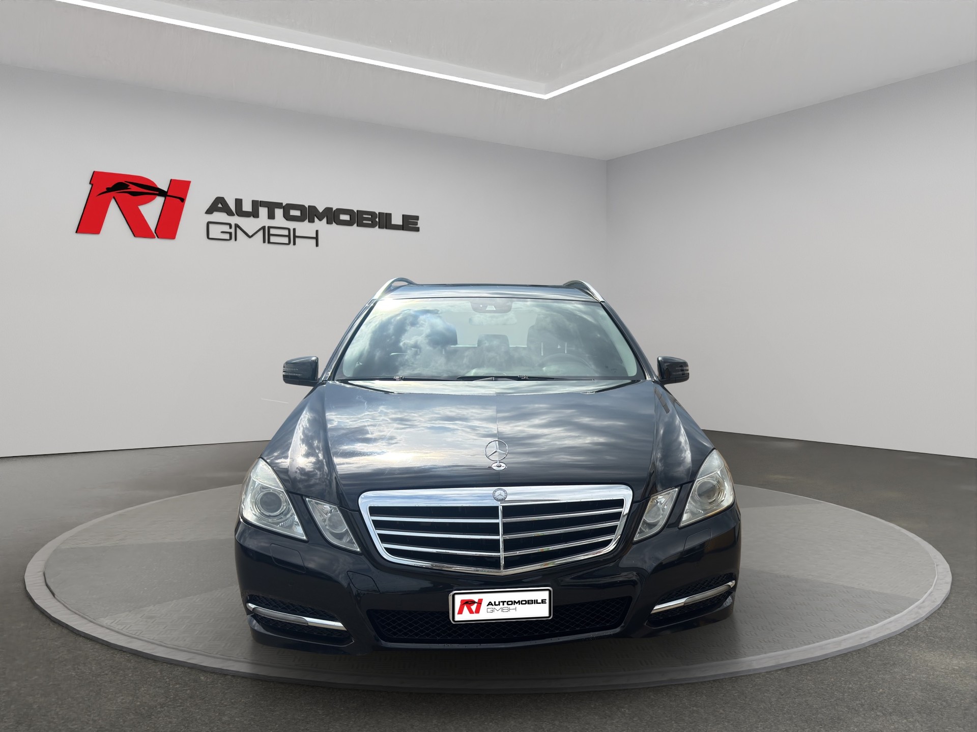 MERCEDES-BENZ E 250 CDI BlueEff. Avantgarde 4Matic 7G-Tronic-showroom-element-1