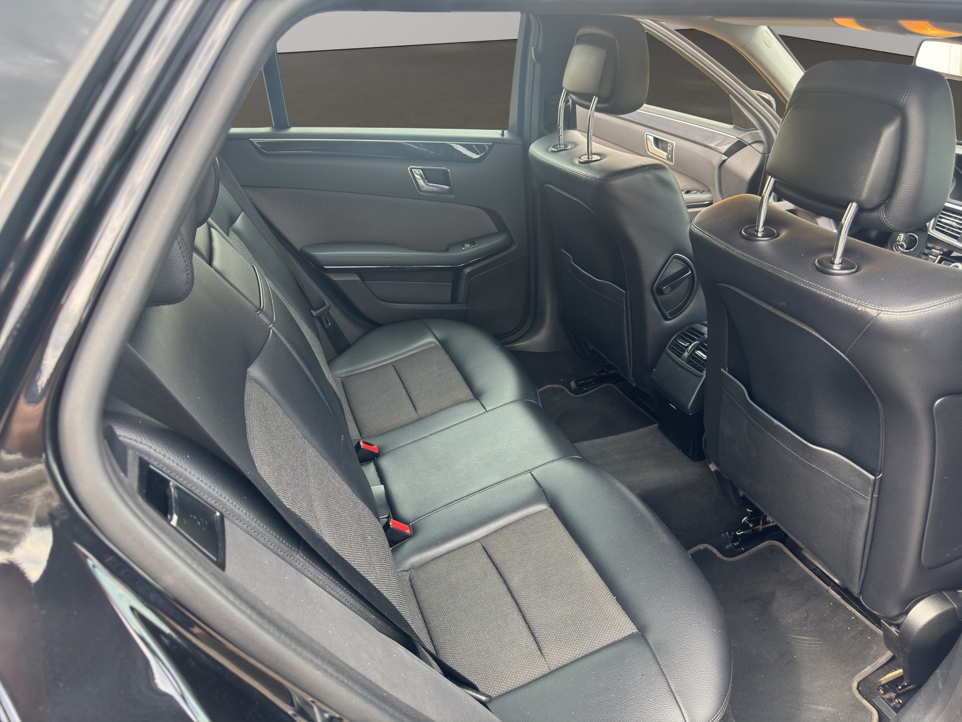 MERCEDES-BENZ E 250 CDI BlueEff. Avantgarde 4Matic 7G-Tronic-image-9