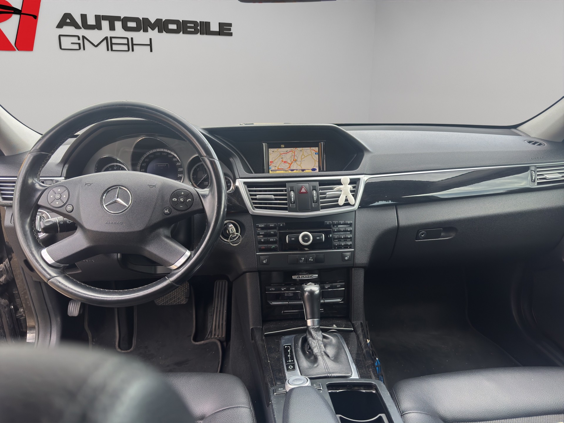 MERCEDES-BENZ E 250 CDI BlueEff. Avantgarde 4Matic 7G-Tronic-image-10