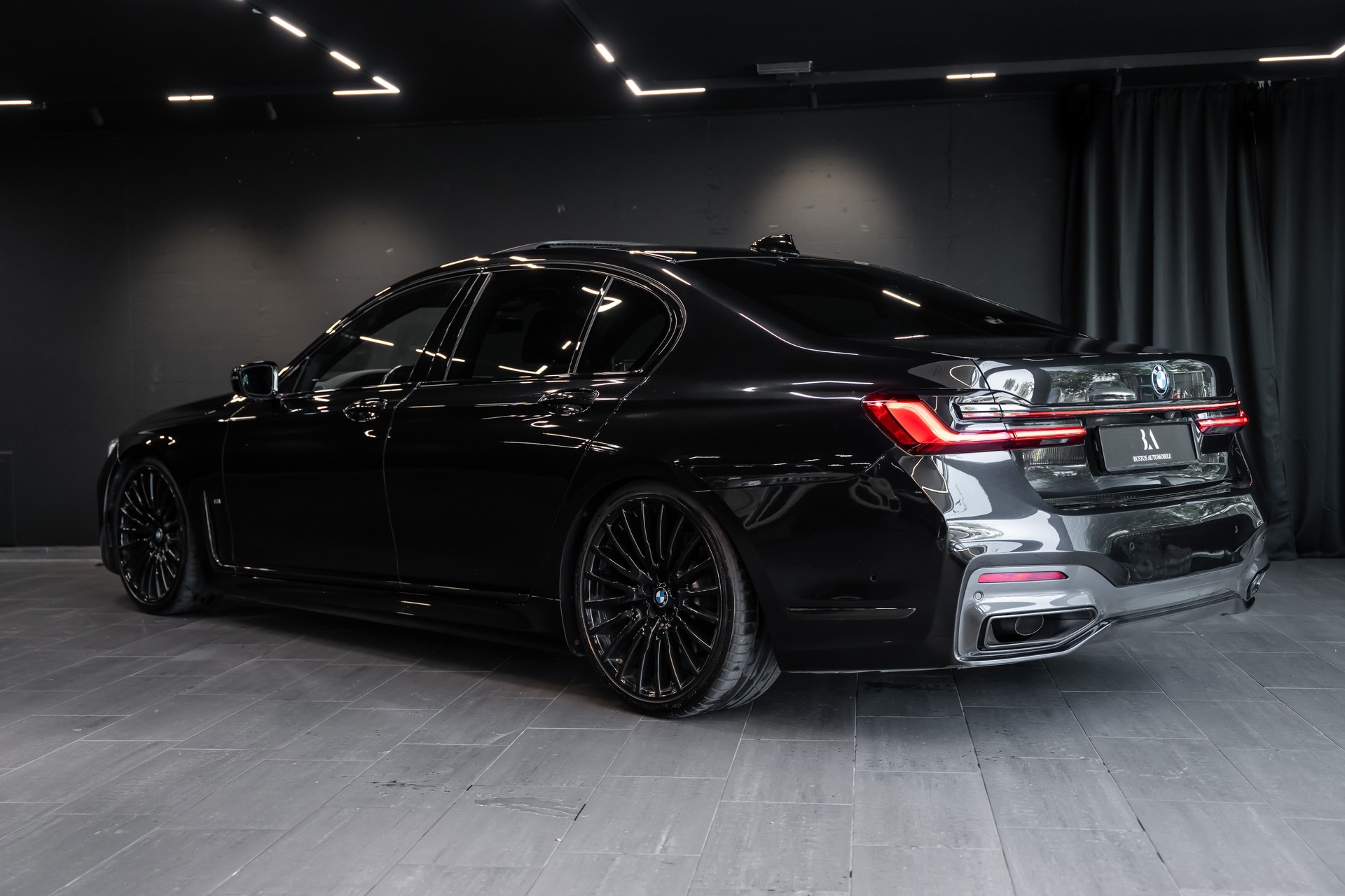 BMW 730d xDrive 48V M Sport Steptronic / Head-up Display / Schiebedach / Tempomat / Apple Carplay / Softclose / Ab Service uvm..-image-6