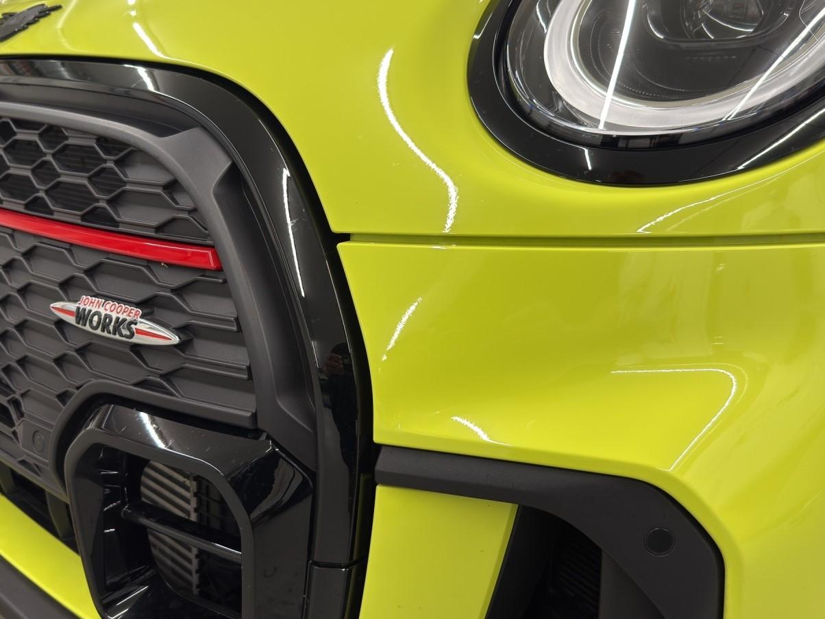 MINI Cabrio F57 John Cooper Works-image-21