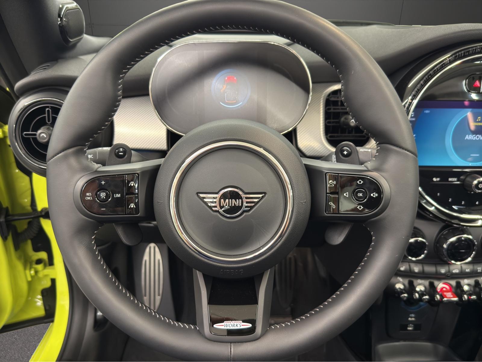 MINI Cabrio F57 John Cooper Works-image-12