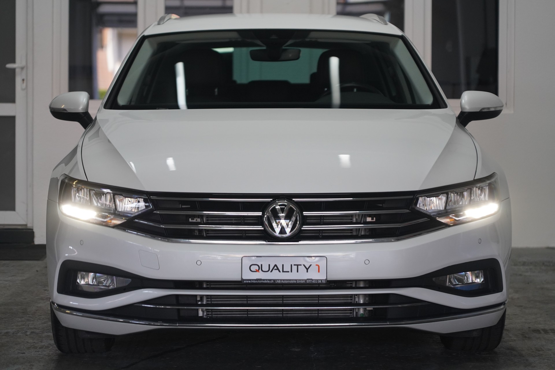 VW Passat 2.0 TDI BMT Business 4Motion DSG-showroom-element-2