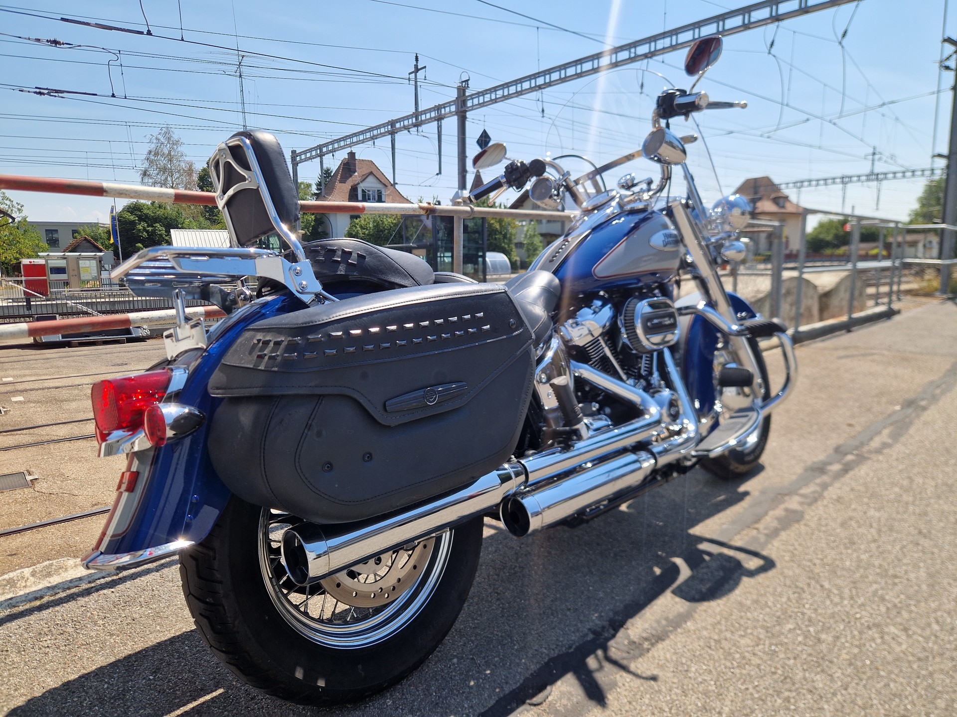HARLEY-DAVIDSON FLHCS Heritage Classic 114-image-2