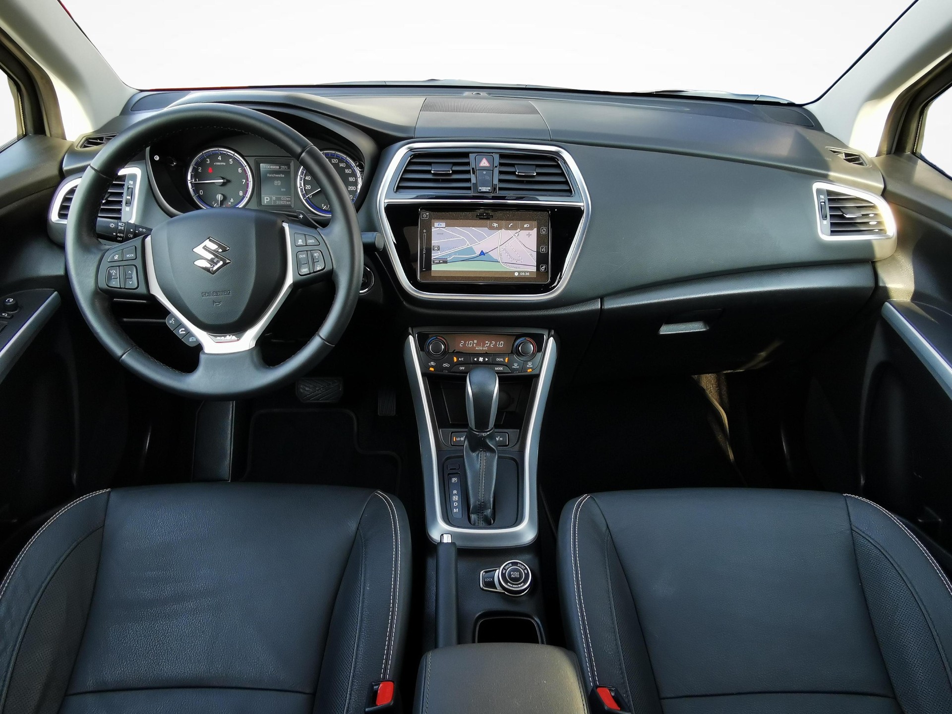 SUZUKI SX4 S-Cross 1.4 T Piz Sulai Top 4x4-showroom-element-3