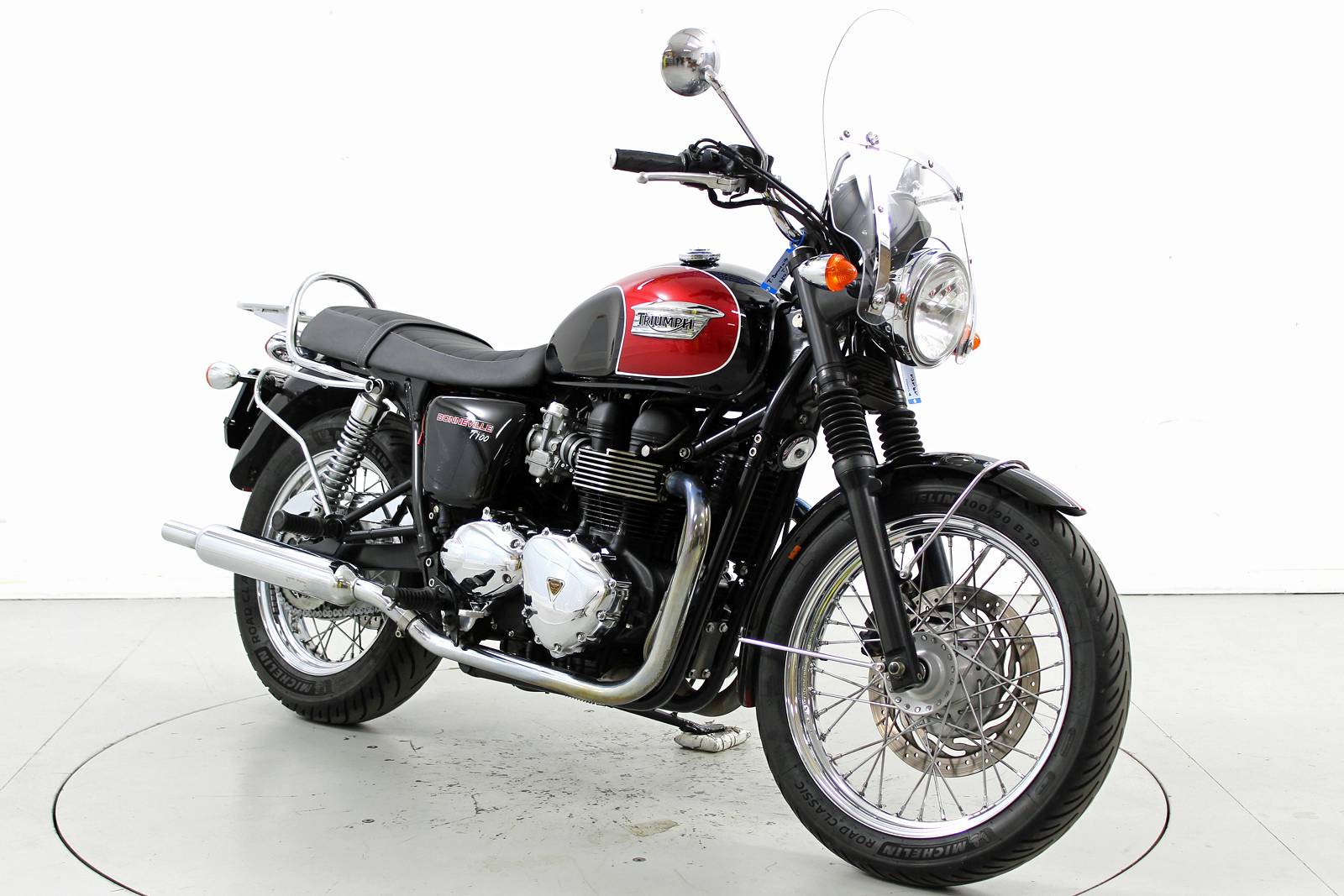TRIUMPH Bonneville T100-image-1