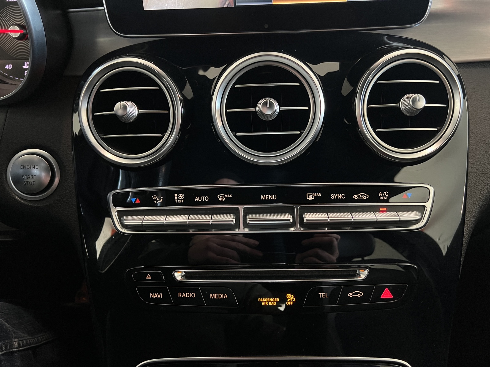 MERCEDES-BENZ GLC 250 d AMG Line 4Matic 9G-Tronic-image-15
