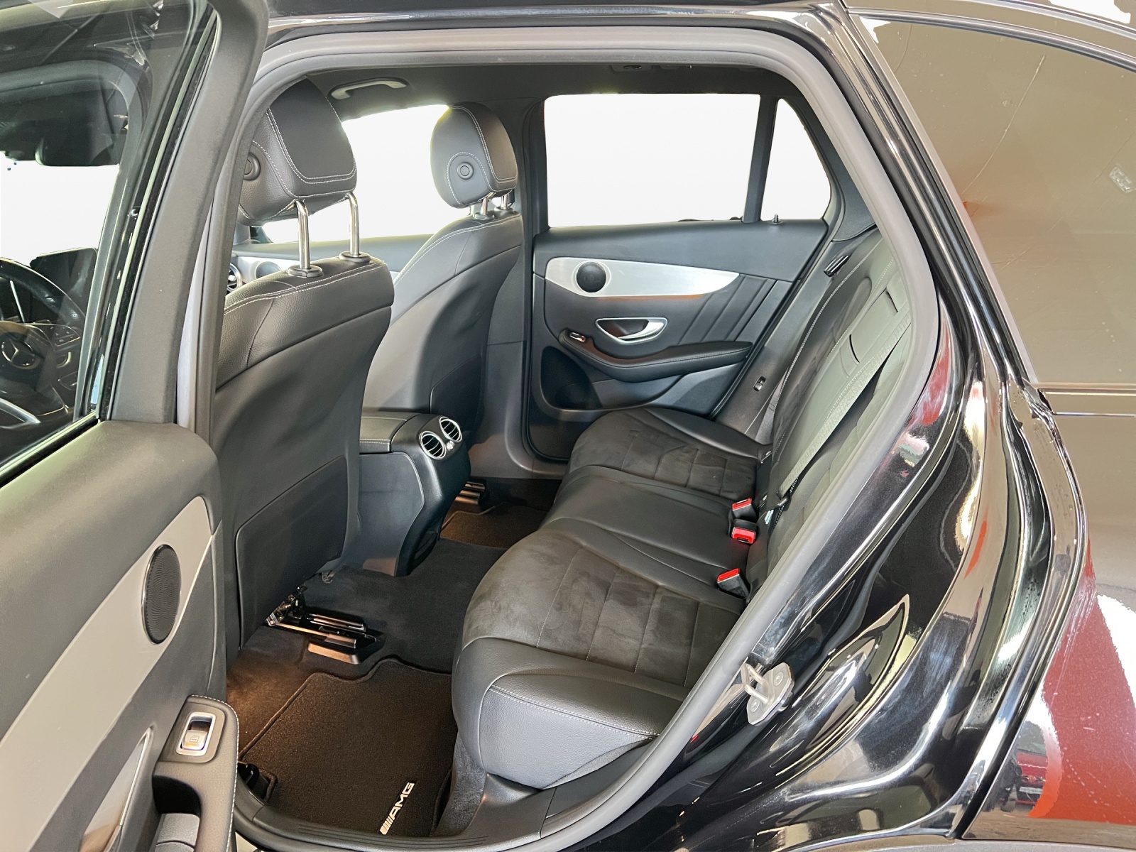 MERCEDES-BENZ GLC 250 d AMG Line 4Matic 9G-Tronic-image-11