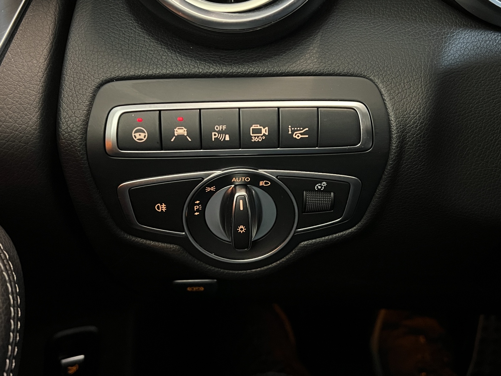 MERCEDES-BENZ GLC 250 d AMG Line 4Matic 9G-Tronic-image-17
