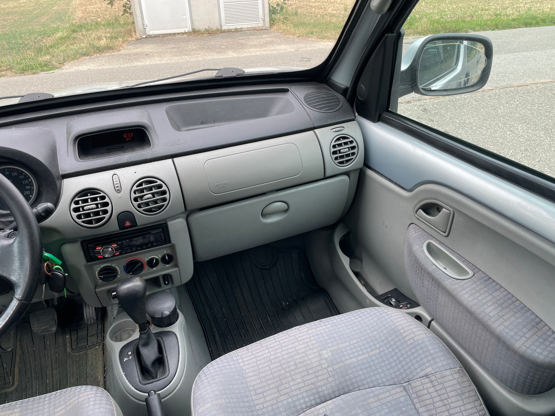RENAULT Kangoo 1.6 16V Alizé Automatic-image-20