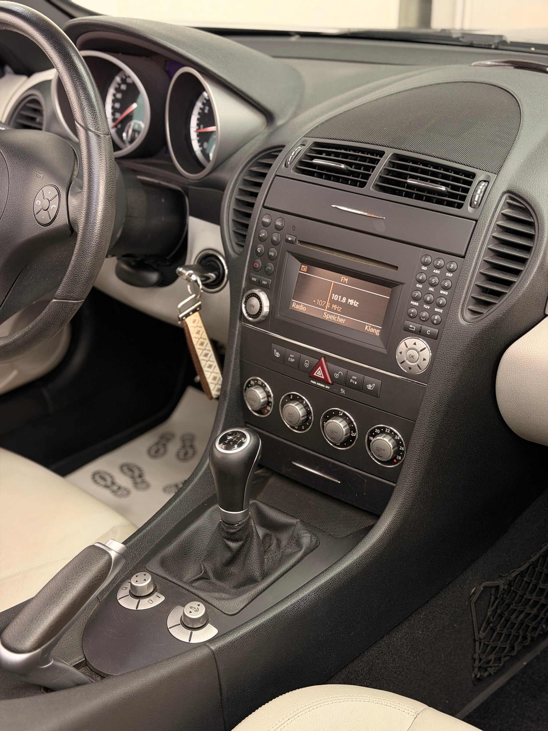MERCEDES-BENZ SLK 200 Kompressor-image-10