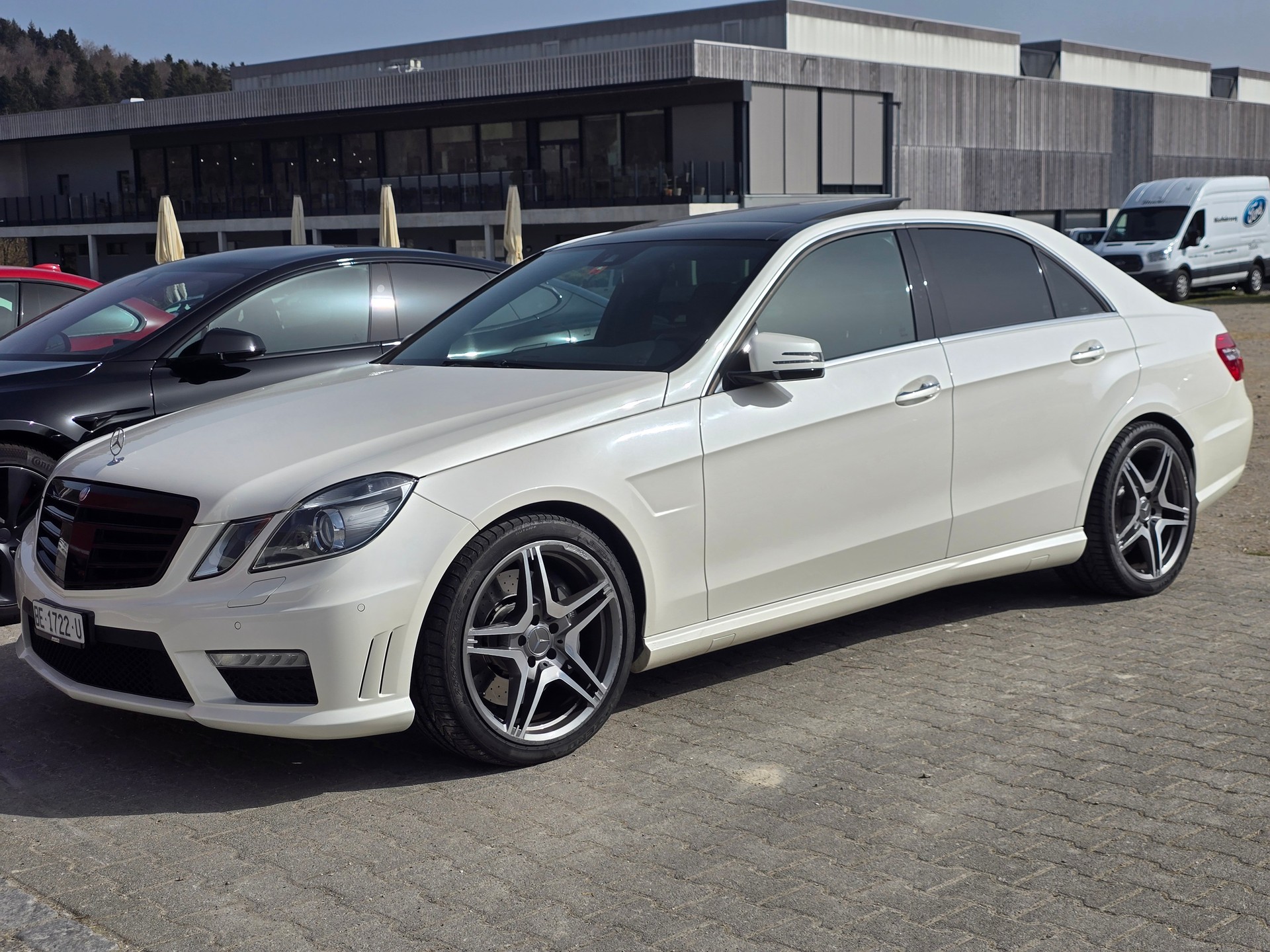 MERCEDES-BENZ E 63 CGI AMG 7G-Tronic-image-2