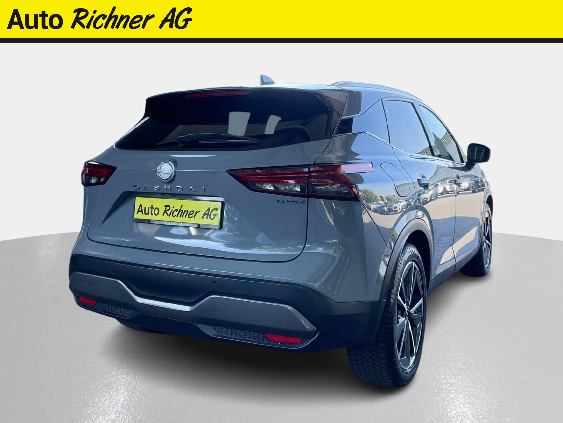NISSAN Qashqai 1.3 DIG-T N-Connecta 4x4-showroom-element-3