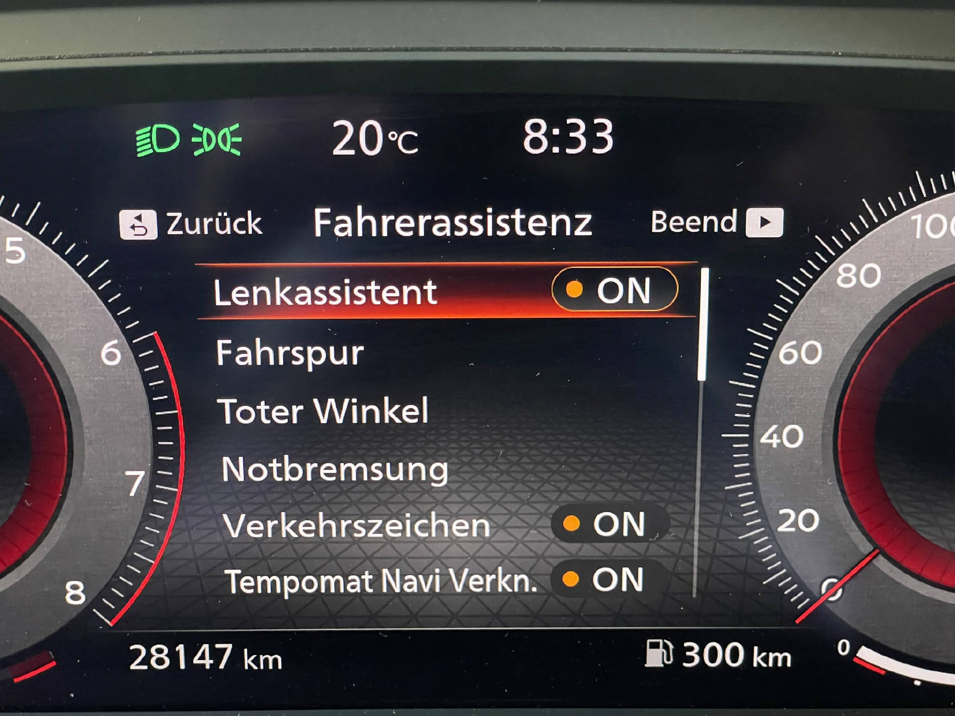 NISSAN Qashqai 1.3 DIG-T N-Connecta 4x4-image-9