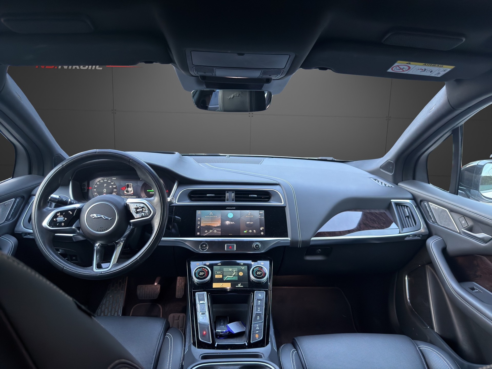 JAGUAR I-Pace EV400 S AWD-image-11