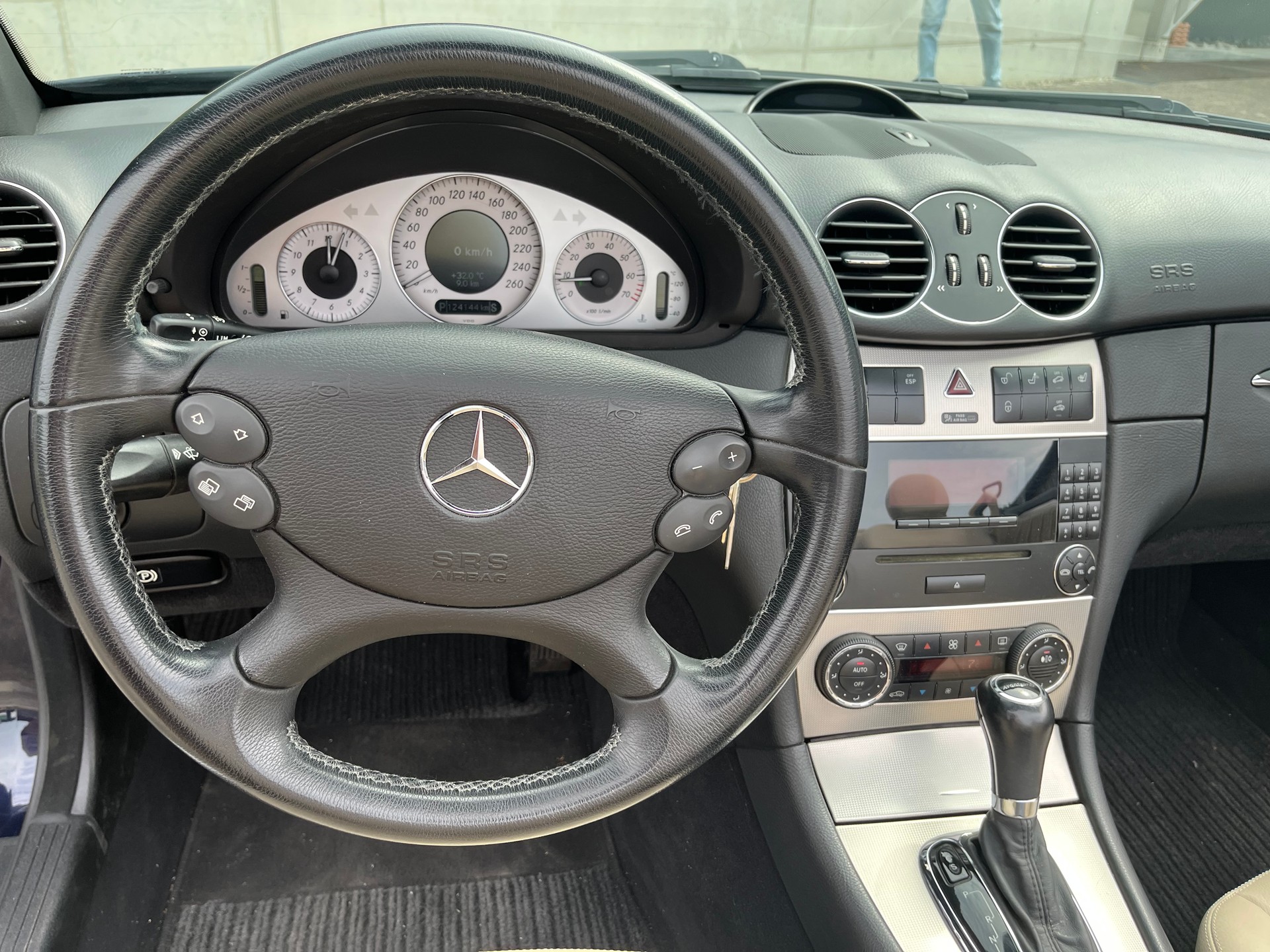 MERCEDES-BENZ CLK 350 V6-image-4