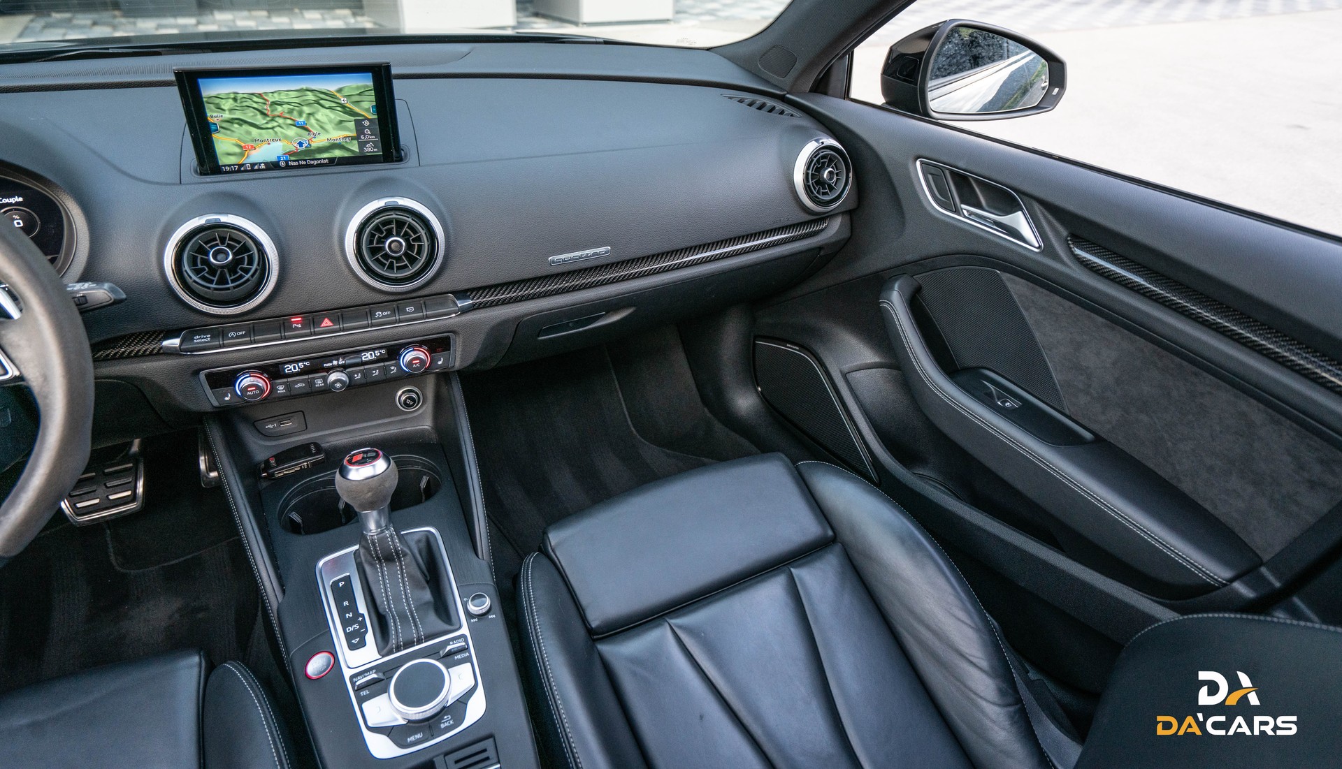 AUDI RS3 Sportback 2.5 TSI quattro S-tronic-image-12