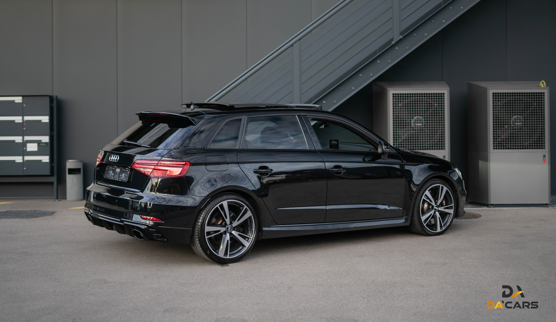 AUDI RS3 Sportback 2.5 TSI quattro S-tronic-showroom-element-3