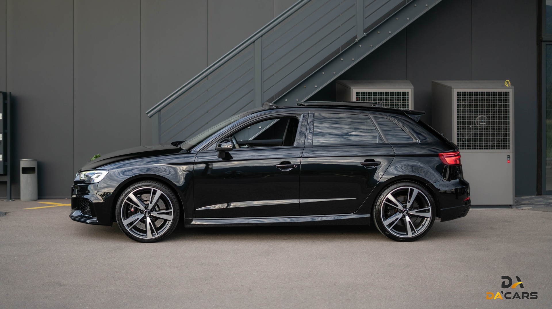 AUDI RS3 Sportback 2.5 TSI quattro S-tronic-showroom-element-2