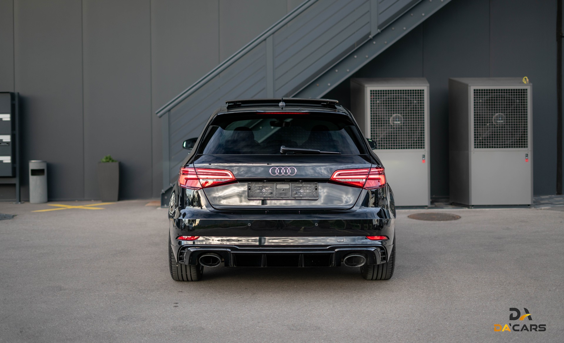 AUDI RS3 Sportback 2.5 TSI quattro S-tronic-image-4