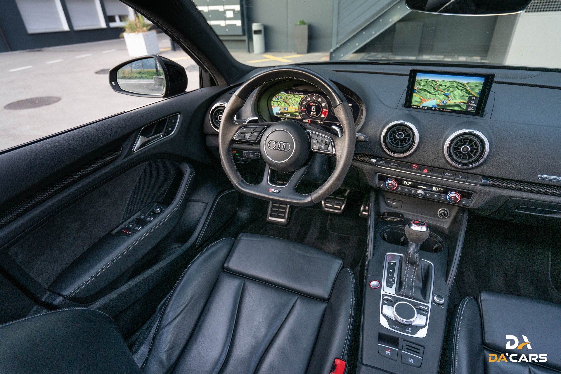 AUDI RS3 Sportback 2.5 TSI quattro S-tronic-image-11