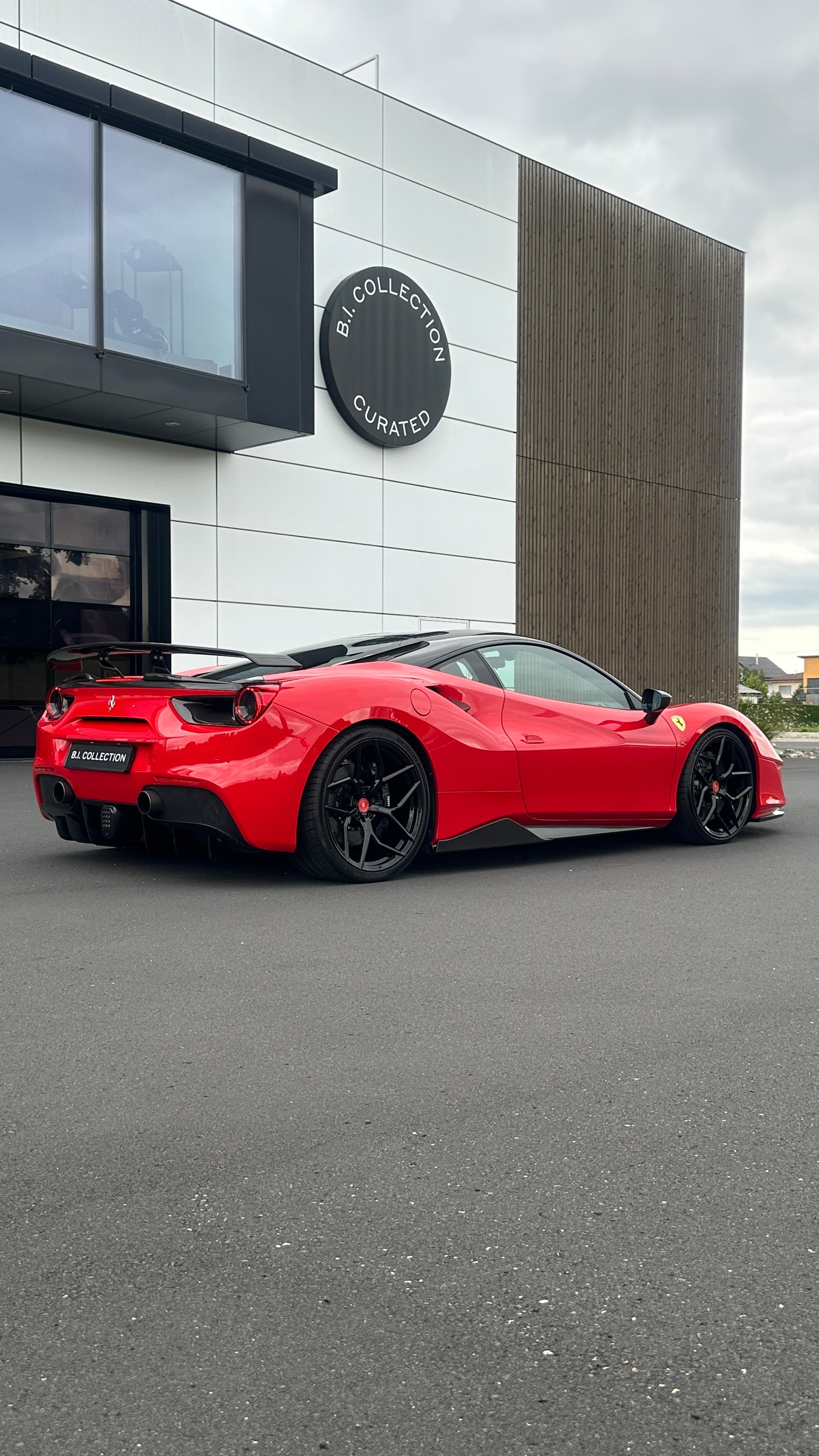 FERRARI 488 GTB 3.9 V8-showroom-element-2