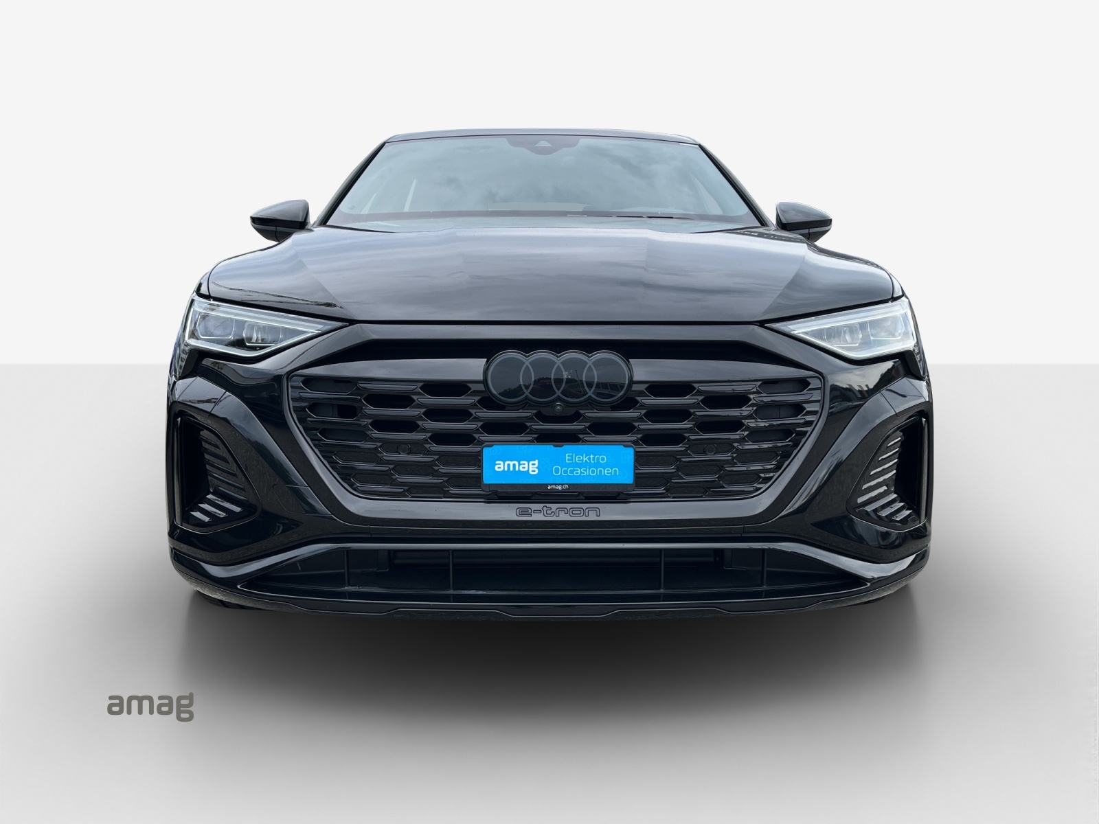 AUDI Q8 50 e-tron Black Edition quattro-image-7