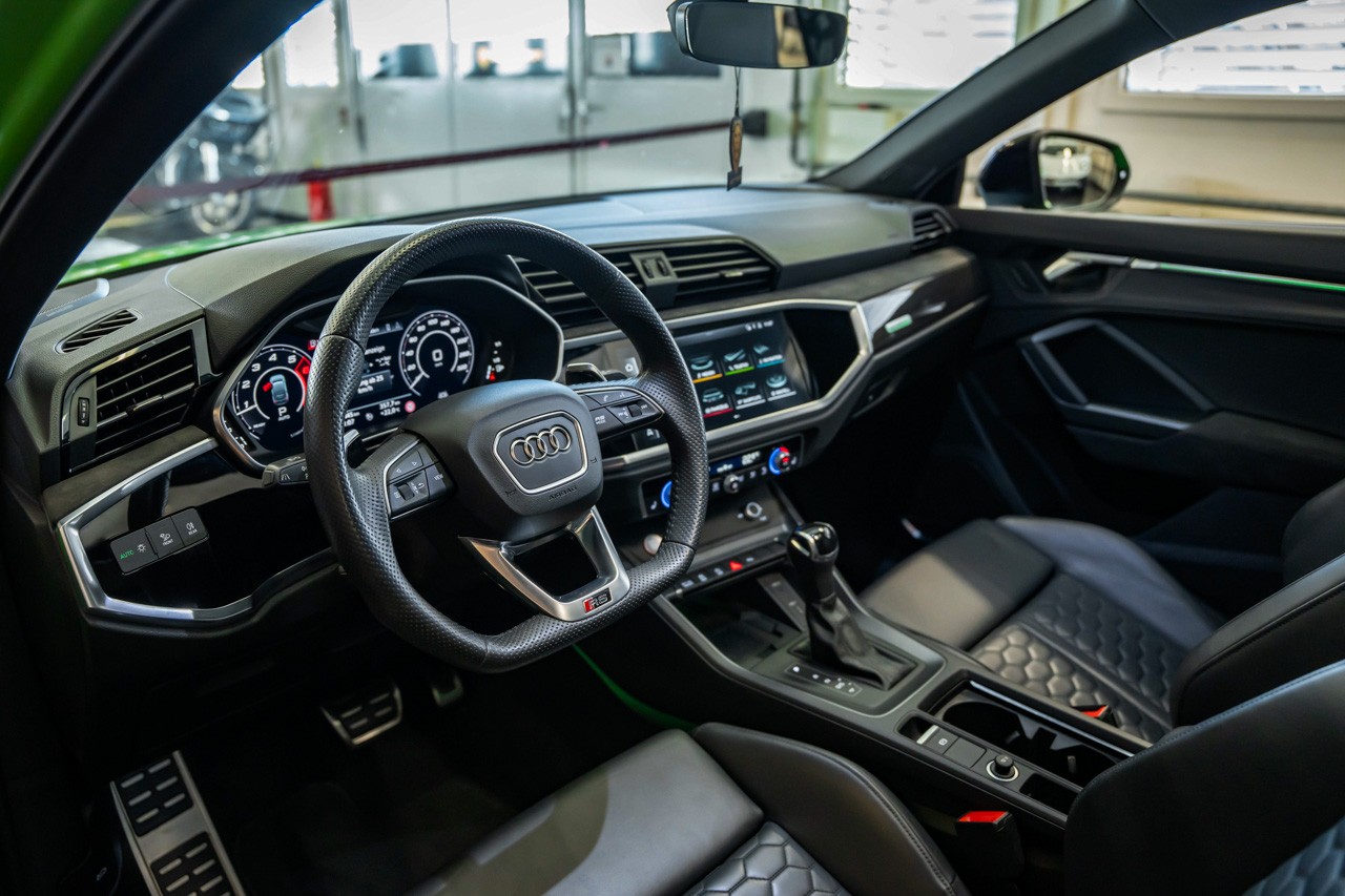 AUDI RS Q3 Sportback quattro S tronic-image-12