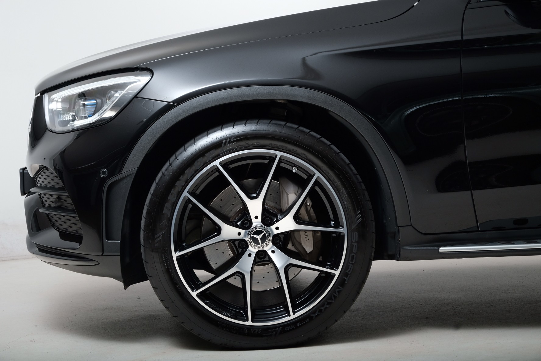 MERCEDES-BENZ GLC 300 AMG Line 4matic Coupe C253-showroom-element-2