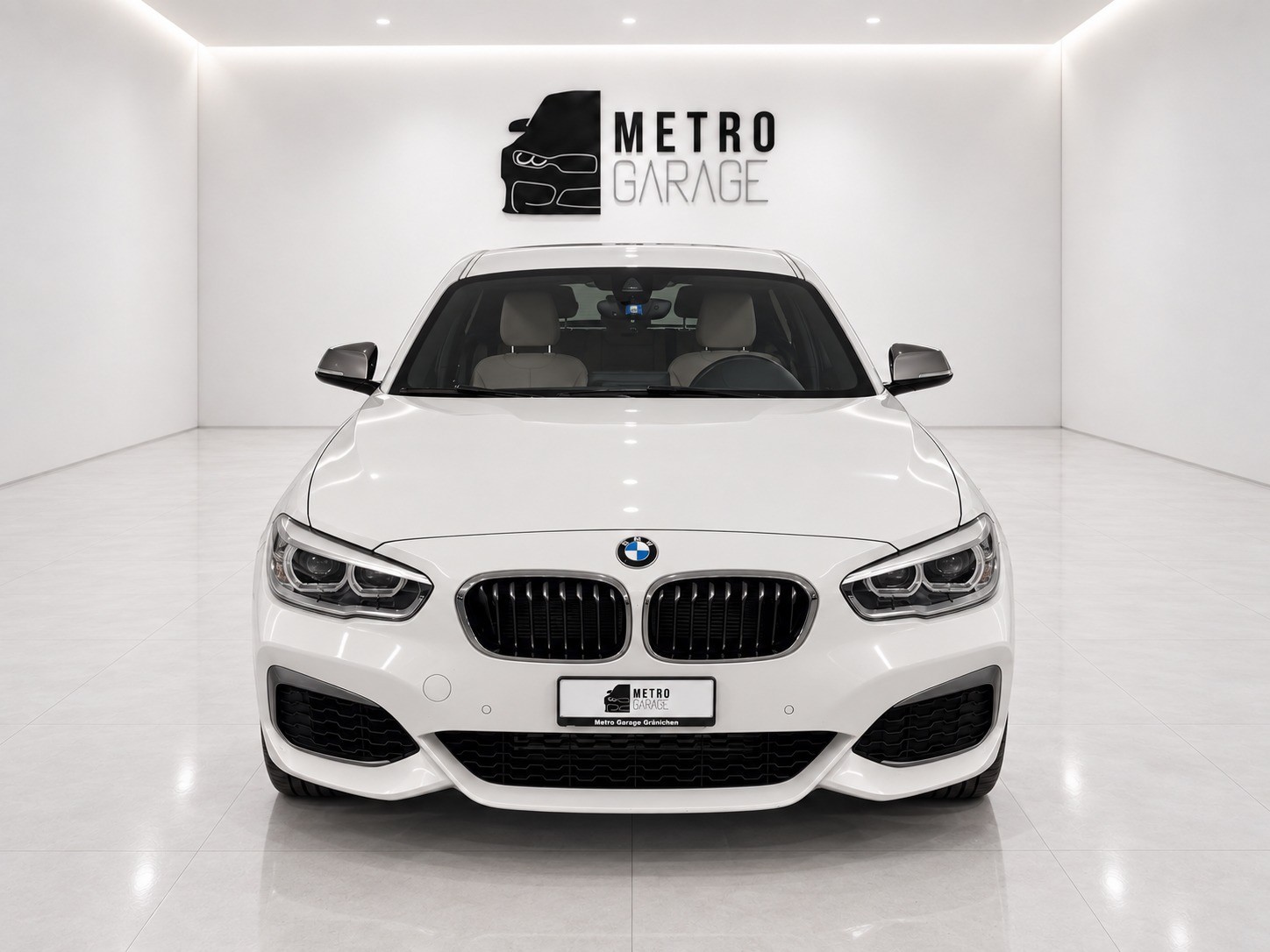 BMW M135i xDrive Steptronic-image-7