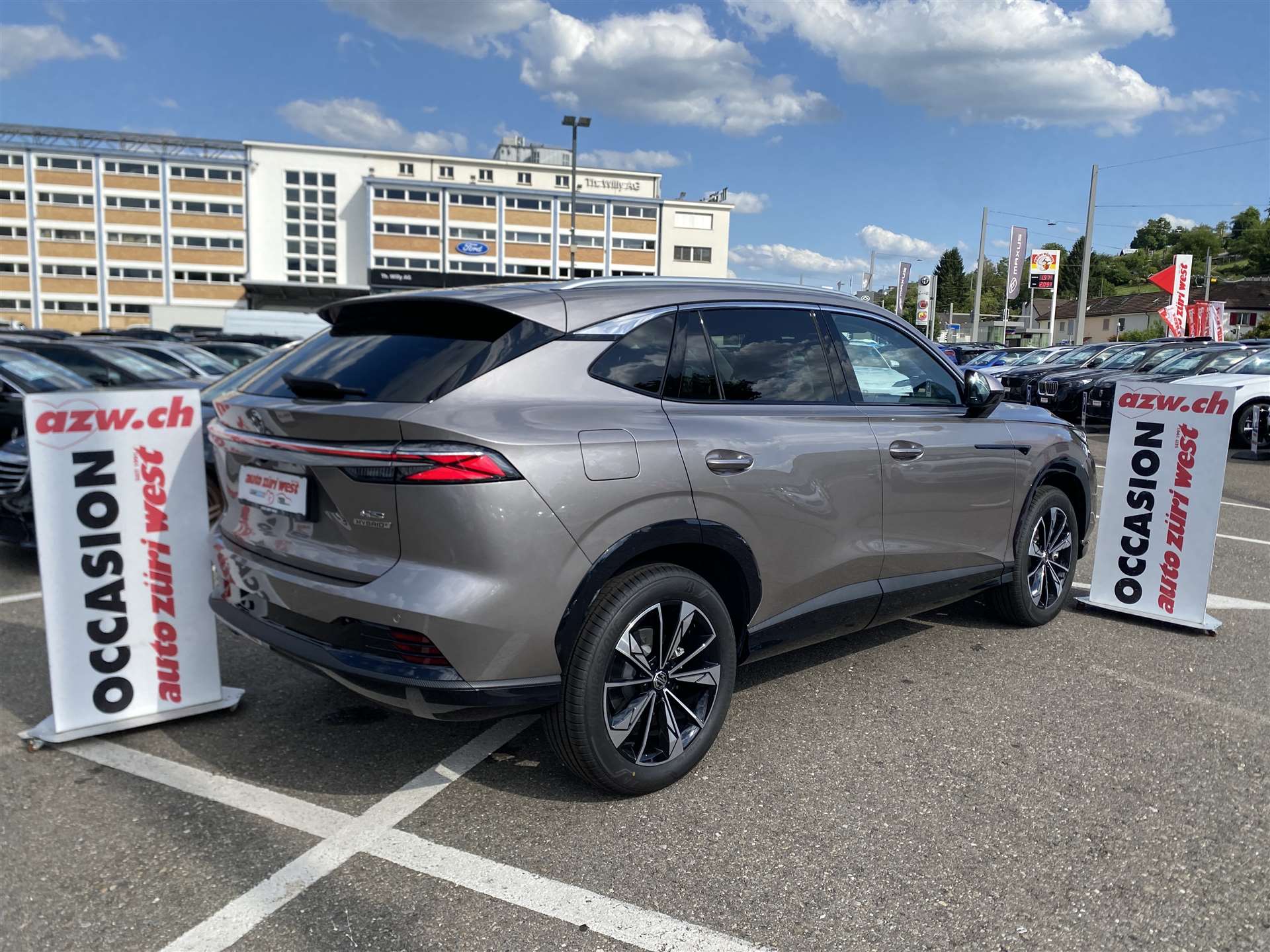 MG HS 1.5 T HEV+ Luxury 224PS Automat-showroom-element-2