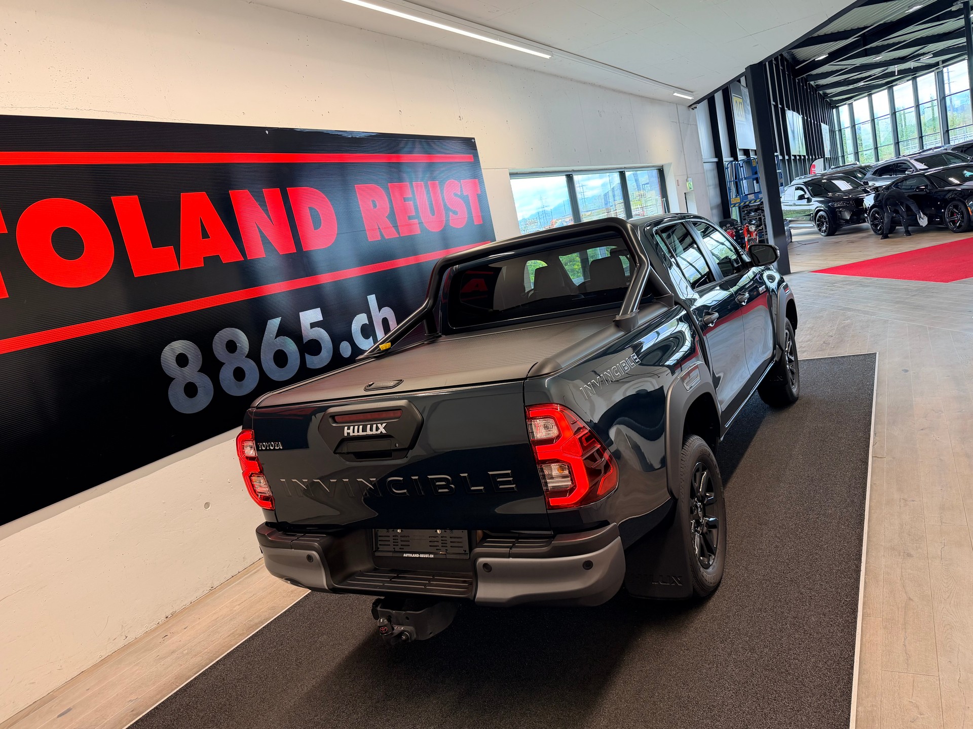 TOYOTA Hilux 2.8d MHEV Invincible Double Cab 4x4-image-7