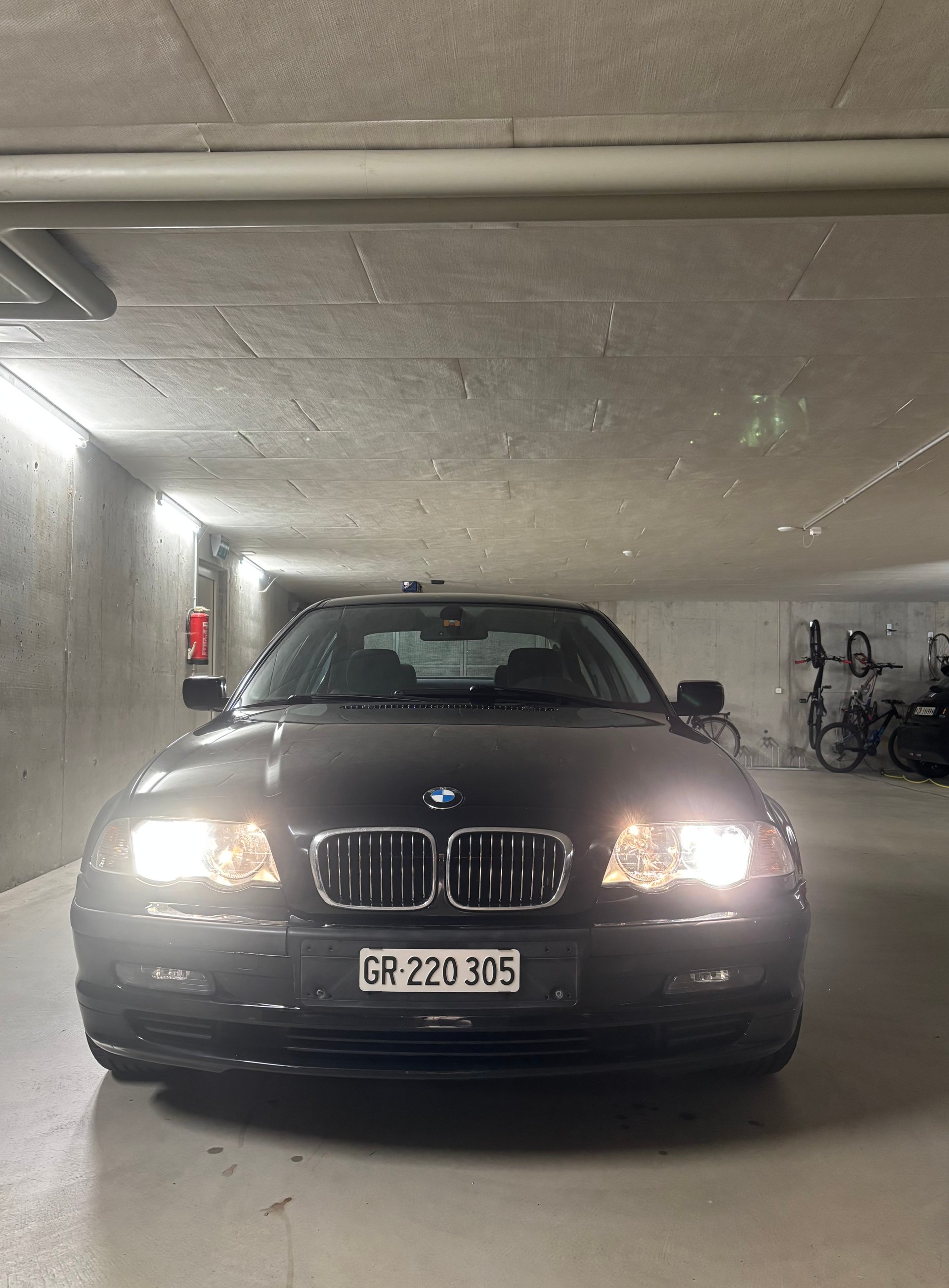 BMW 320i
