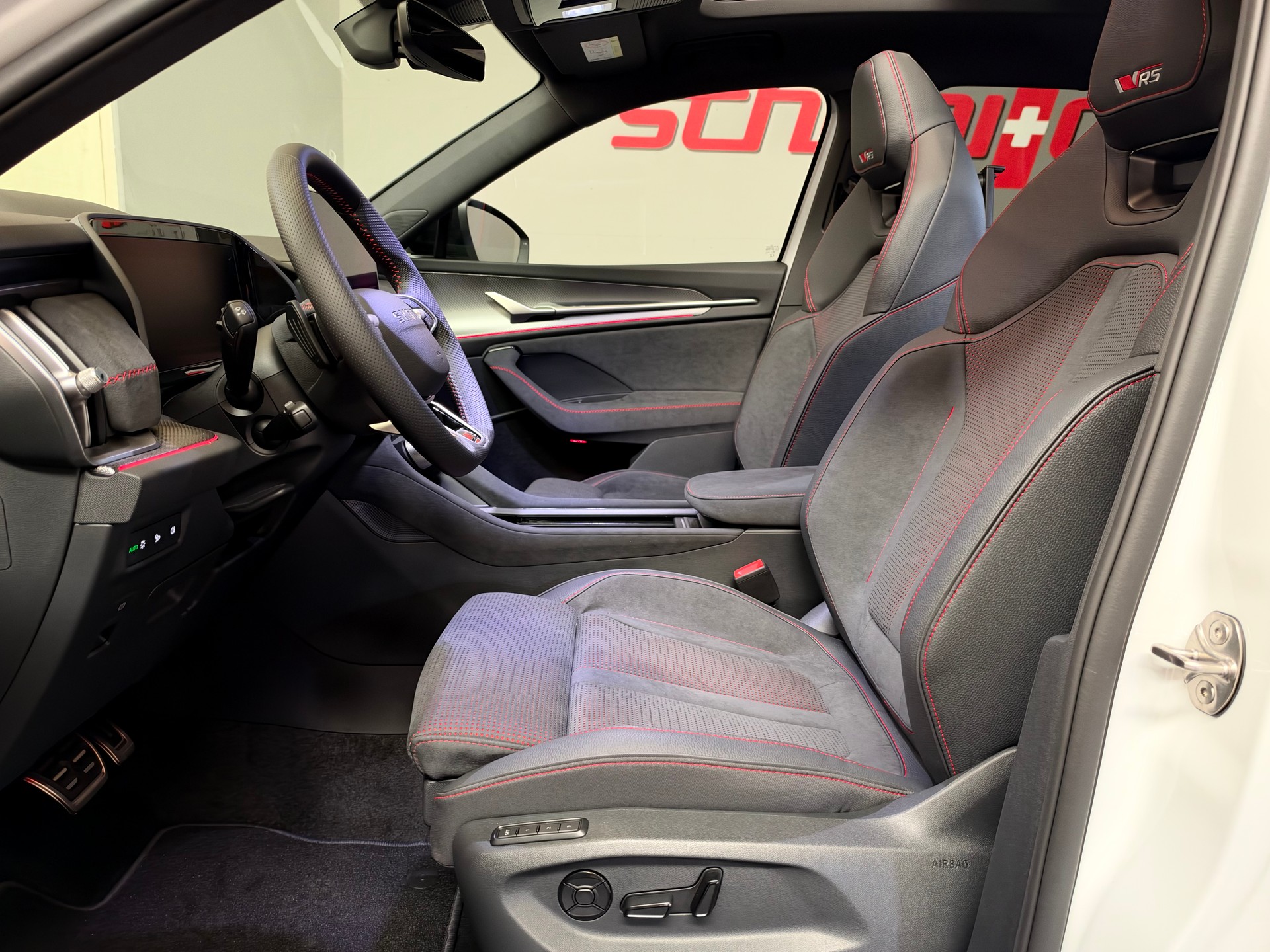 SKODA Kodiaq 2.0 TSI RS 4x4 7 Plätze-image-13