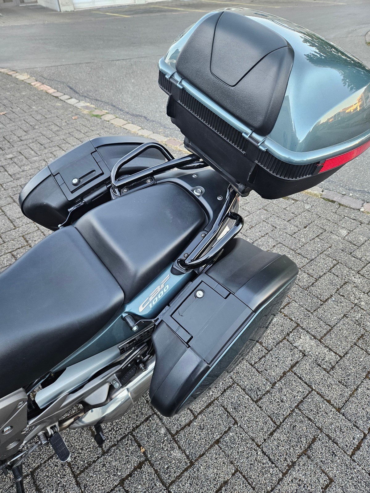 HONDA CBF 1000 ABS-image-1